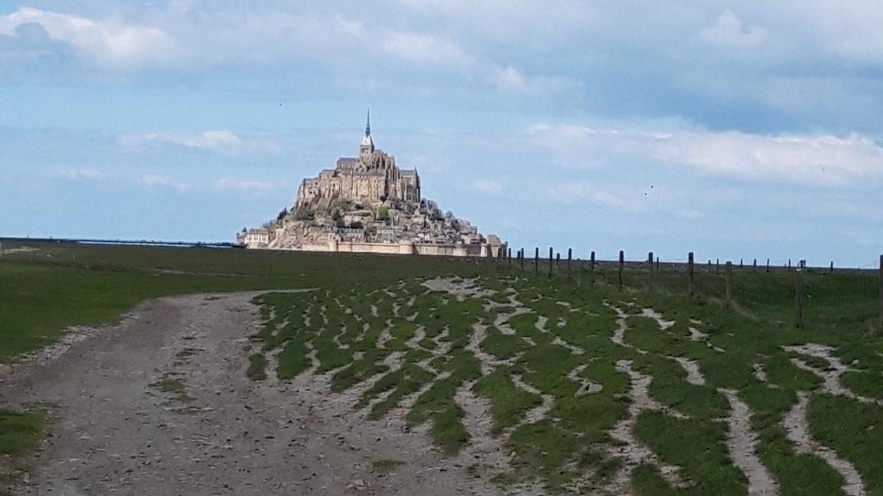 Le Petit Bois Normand - Chambre D'Hote Panzió Champ-du-Boult Kültér fotó